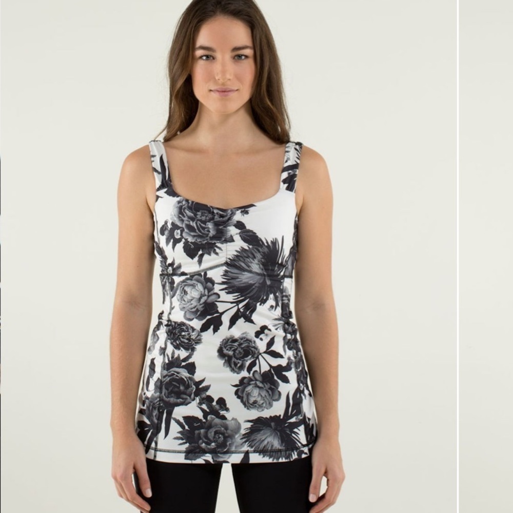 LULULEMON Aria Tank II, Brisk Bloom Black White / White Floral, Size 6